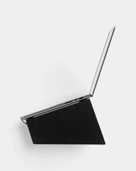 Personalisierbarer Laptopständer aus Holz - 21
