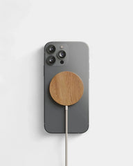 Personalisierbares Magsafe Induktionsladegerät aus Holz