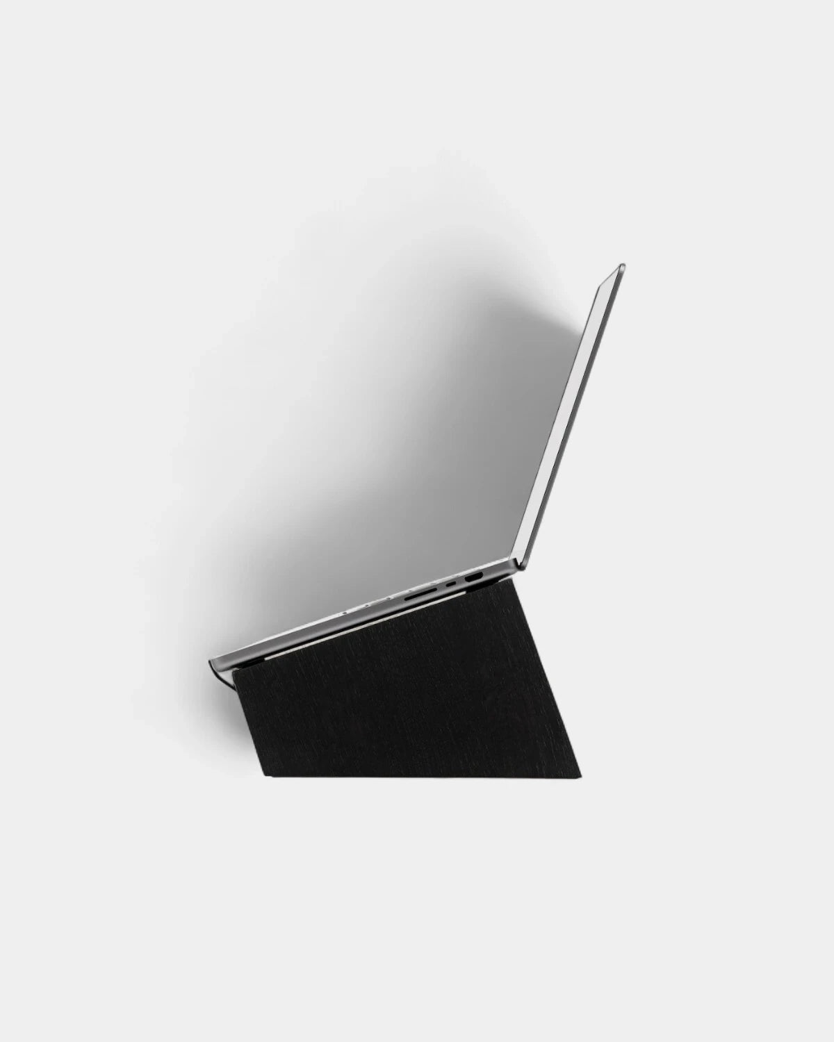 Personalisierbarer Laptopständer aus Holz - 221