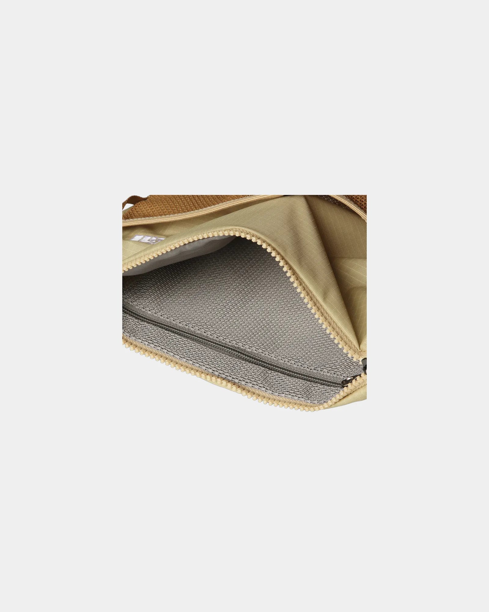 Umhängetasche aus recyceltem Nylon zum Personalisieren - 12