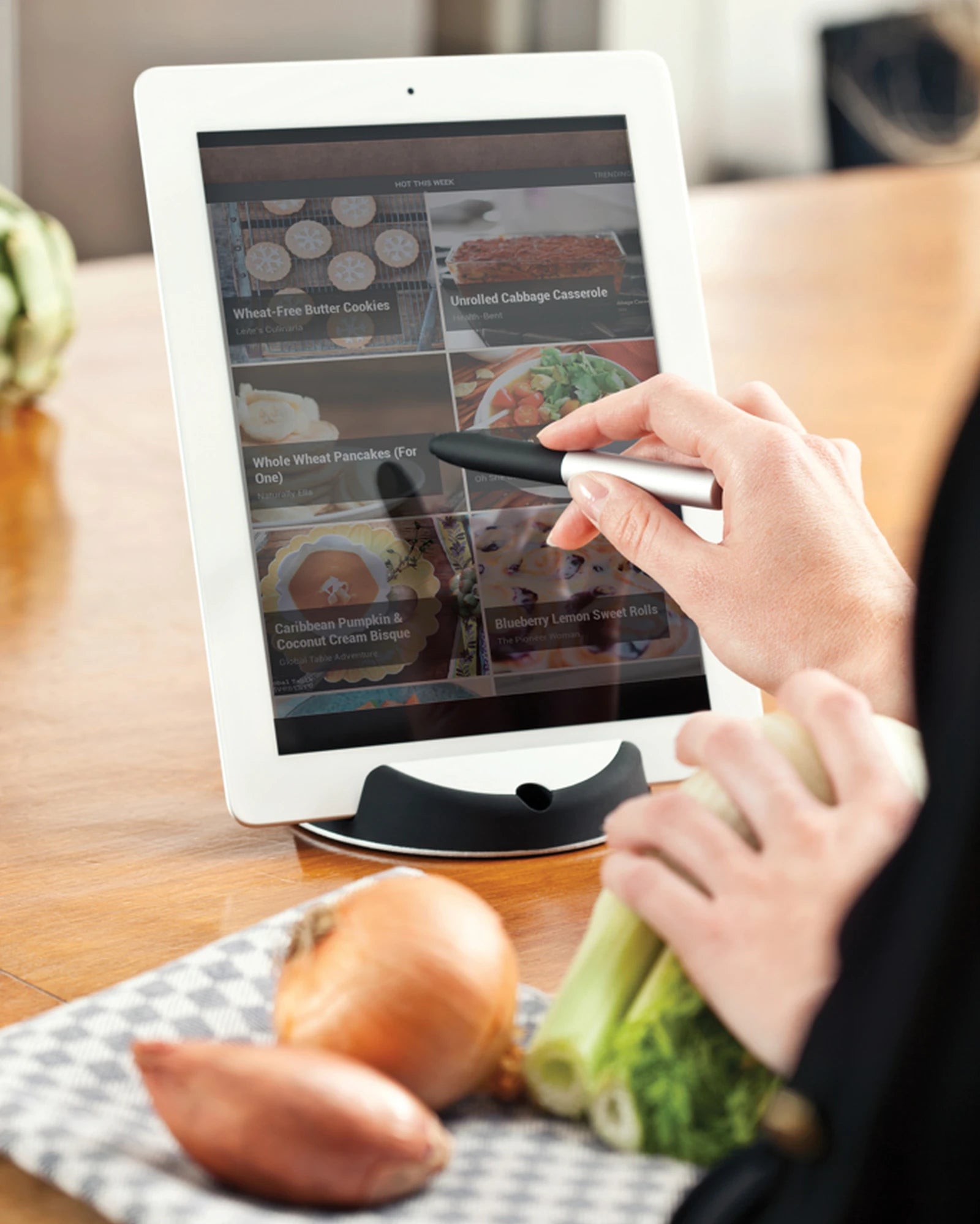 Tablet-Halter mit Stylus Chef zum Personalisieren - 7