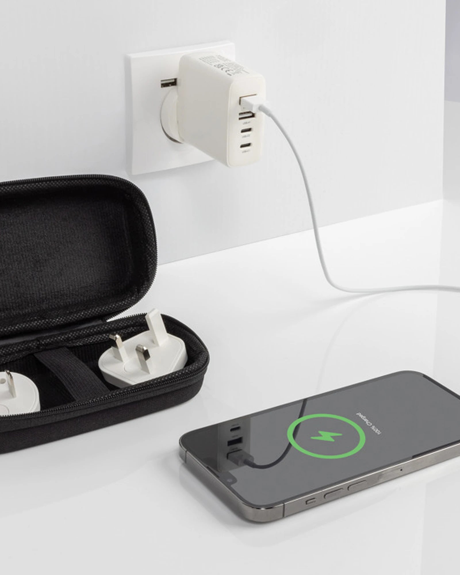 Reiseadapter 2 USB C 2 USB A RCS TravelCharge Pro zum Personalisieren - 6