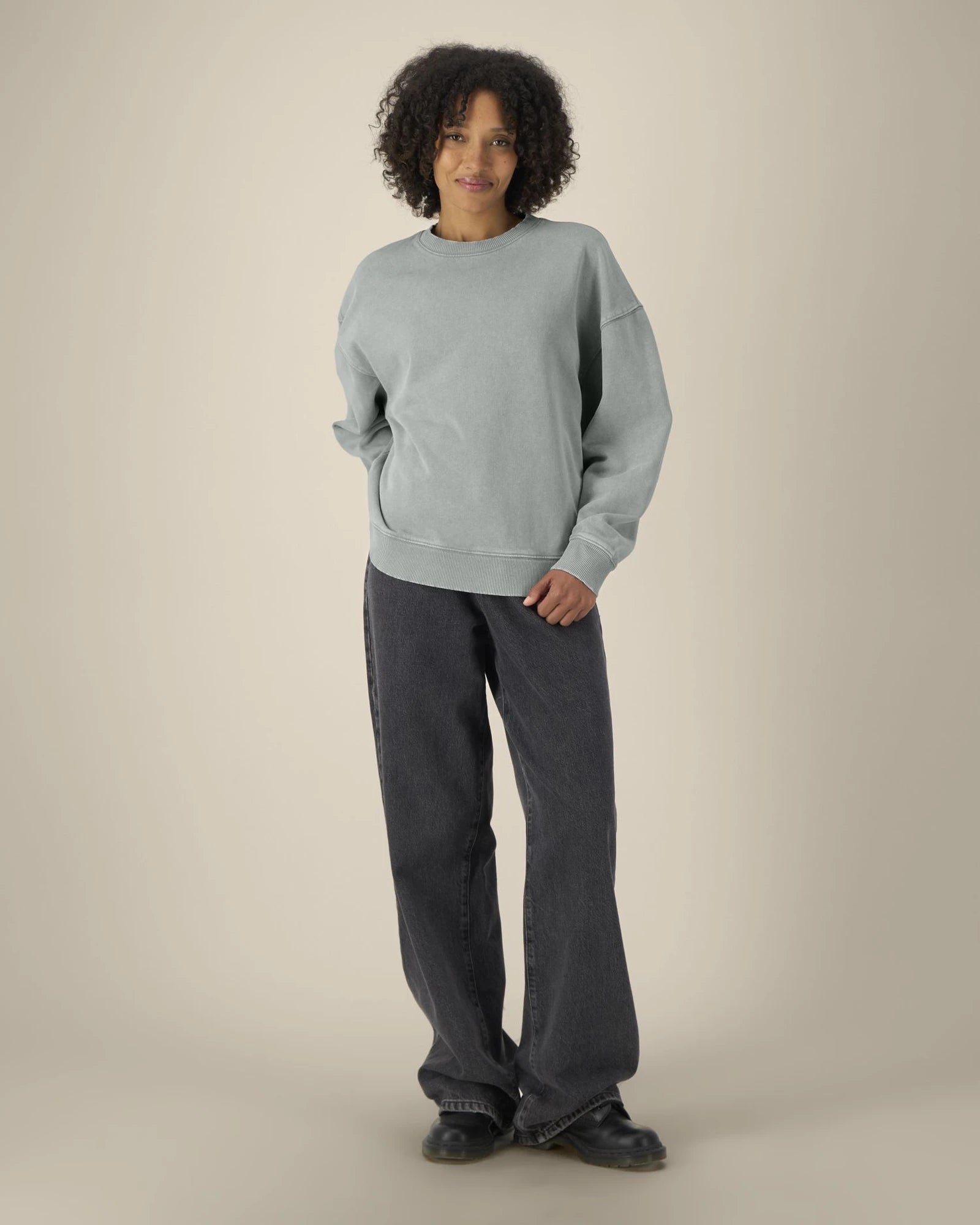 Sweatshirt mit Rundhalsausschnitt aus Bio-Baumwolle Stanley/Stella Radder 2.0 zum Personalisieren - G. Gefärbtes Nebelgrau