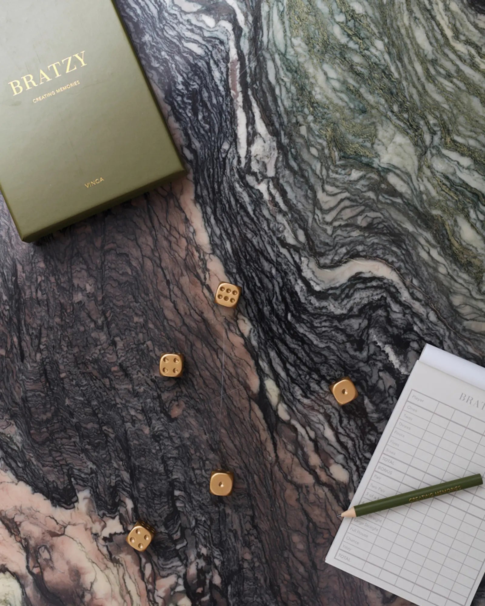 Tischspiel Vinga Bratzy mit goldenen Würfeln zum Personalisieren - 3