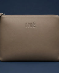 Pochette aus recyceltem Leder 10/11" zum Personalisieren - 23