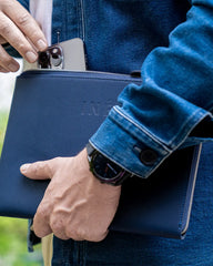Pochette aus recyceltem Leder 10/11" zum Personalisieren - 3